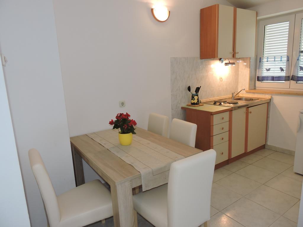 Apartments Vera Лижнян Екстер'єр фото